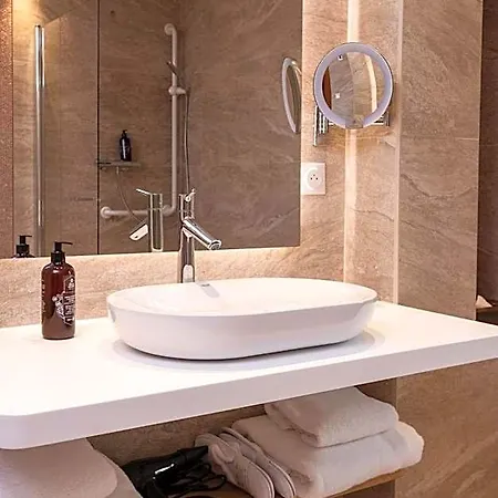 Cueillette Hotel Gagnac-sur-Cere